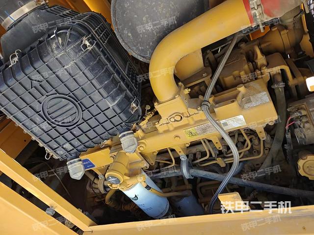 发动机右侧（整机外观及大件）