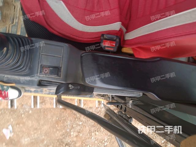 座椅左側(cè)控制臺(tái)/音響/含左手柄（駕駛室部分）