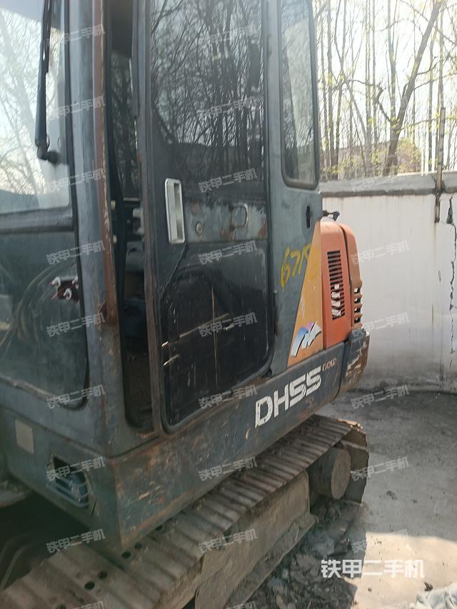 驾驶室整体（整机外观）