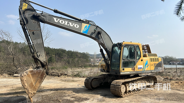 沃尔沃EC210B挖掘机