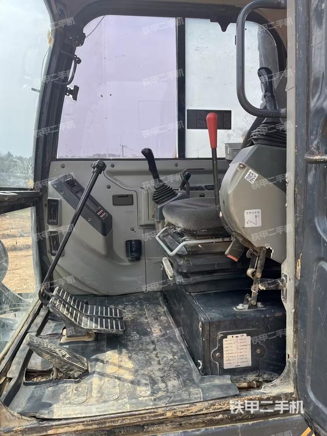 驾驶室整体（整机外观）