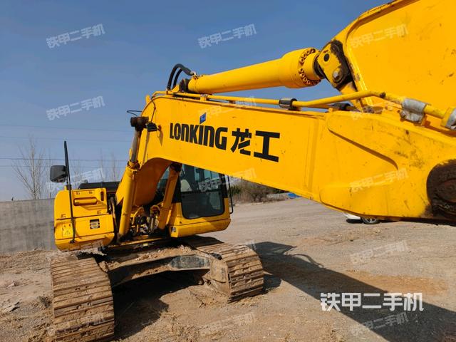 大臂根部?斜視(工作和回轉(zhuǎn)裝置) 大臂根部?斜視(工作和回轉(zhuǎn)裝置)