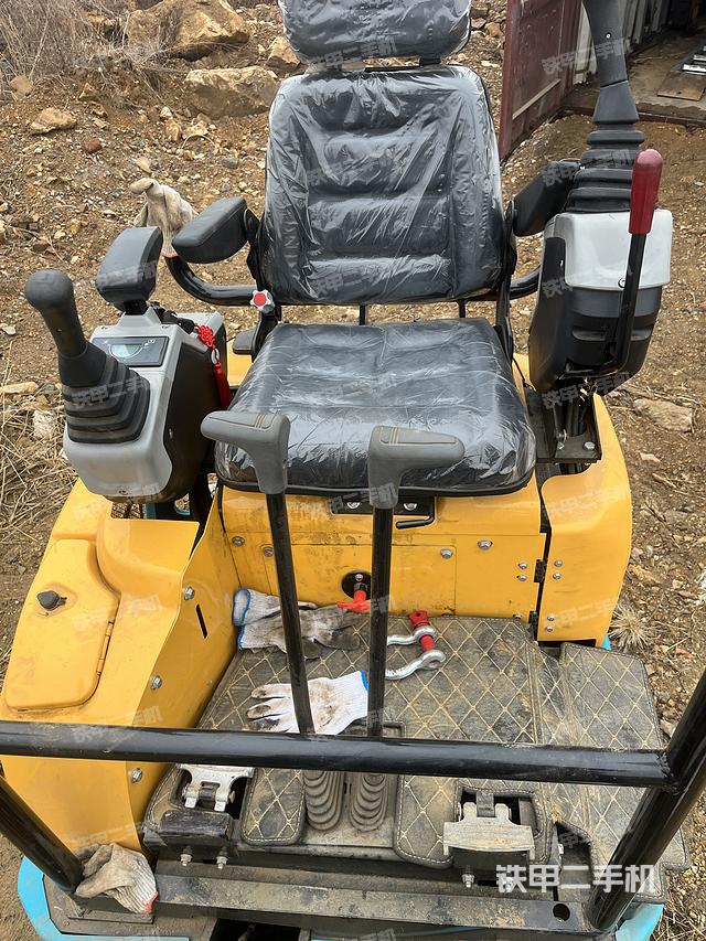 驾驶室整体（整机外观）