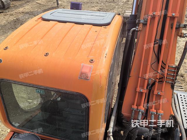 驾驶室顶部（整机外观）