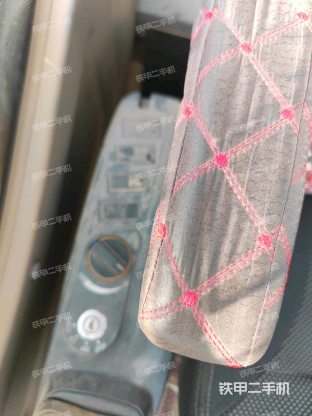 后窗玻璃角標(biāo)(駕駛室部分) 后窗玻璃角標(biāo)(駕駛室部分)