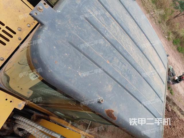 驾驶室顶部（整机外观）