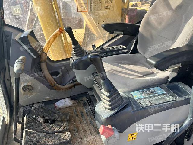 驾驶室整体（整机外观）