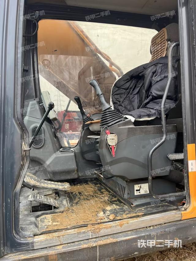 驾驶室整体（整机外观）