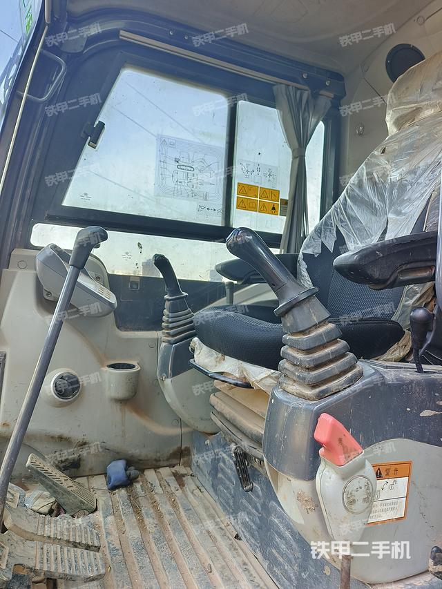 驾驶室整体（整机外观）