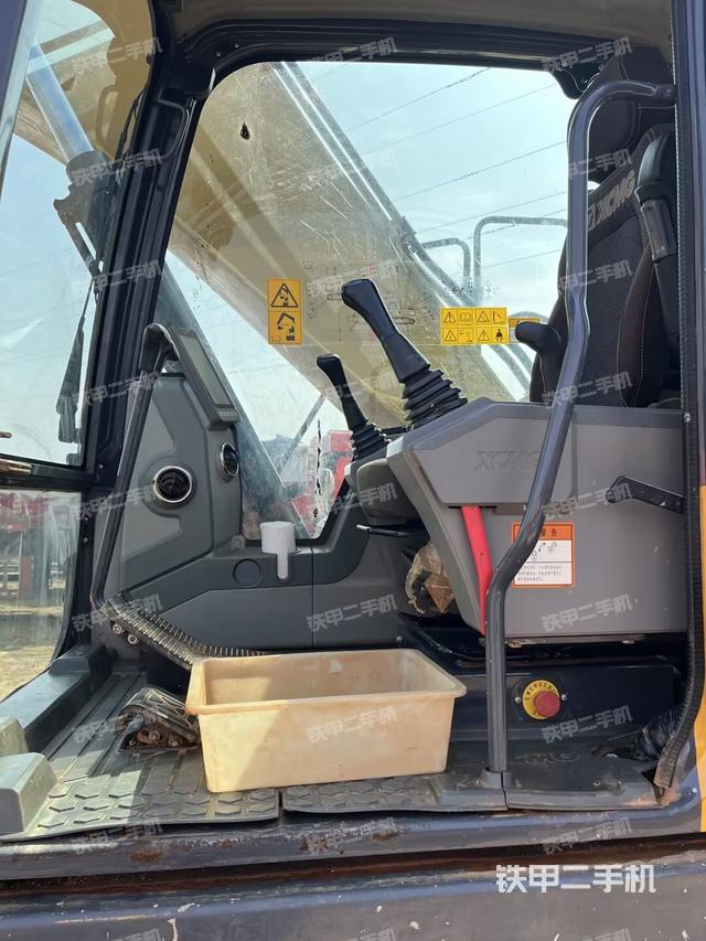 驾驶室整体（整机外观）