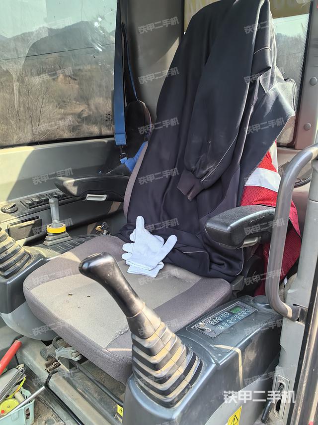 驾驶室整体（整机外观）