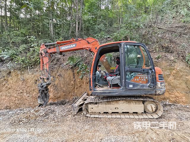 驾驶室整体（整机外观）