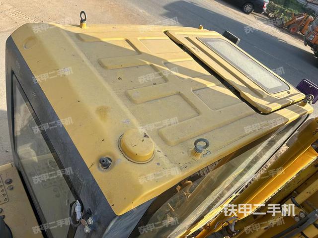 驾驶室顶部（整机外观）