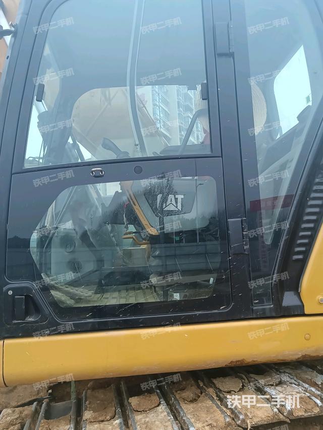 駕駛室正側(cè)（駕駛室部分）