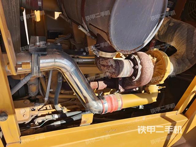 发动机左侧（整机外观及大件）