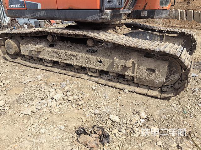 单侧履带整体（整机外观）