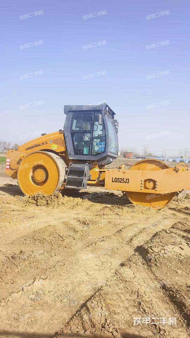 整机右侧（设备外观及核心部件）