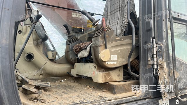 驾驶室整体（整机外观）