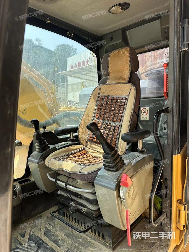 驾驶室整体（整机外观）