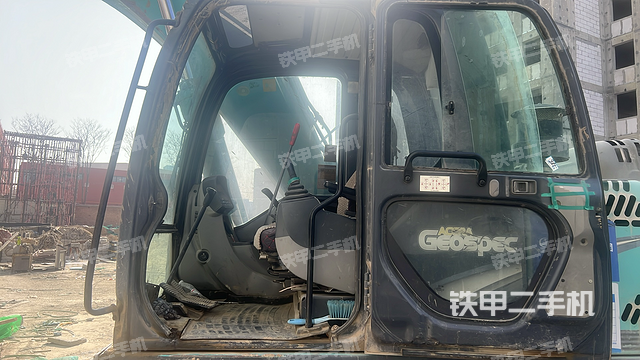 驾驶室整体（整机外观）