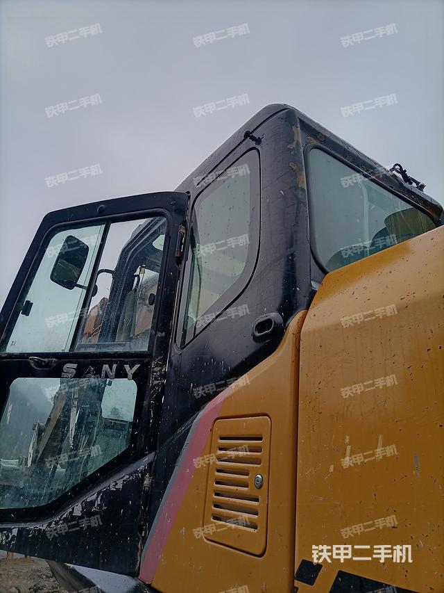 驾驶室整体（整机外观）