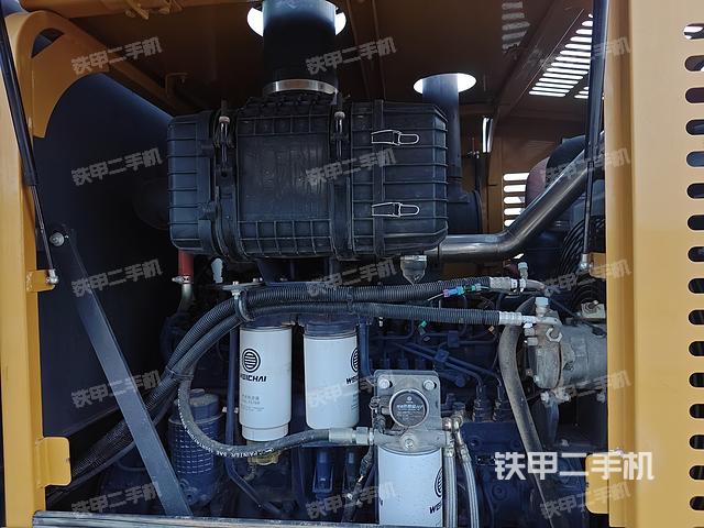 发动机右侧（整机外观及大件）