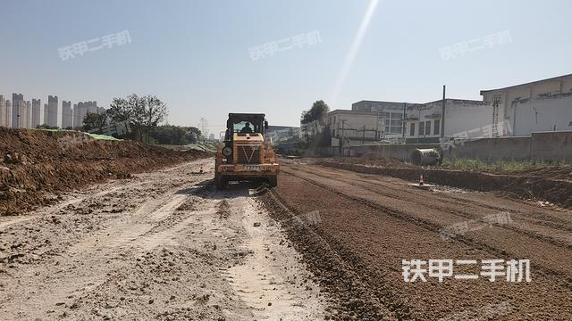 整机左侧（设备外观及核心部件）