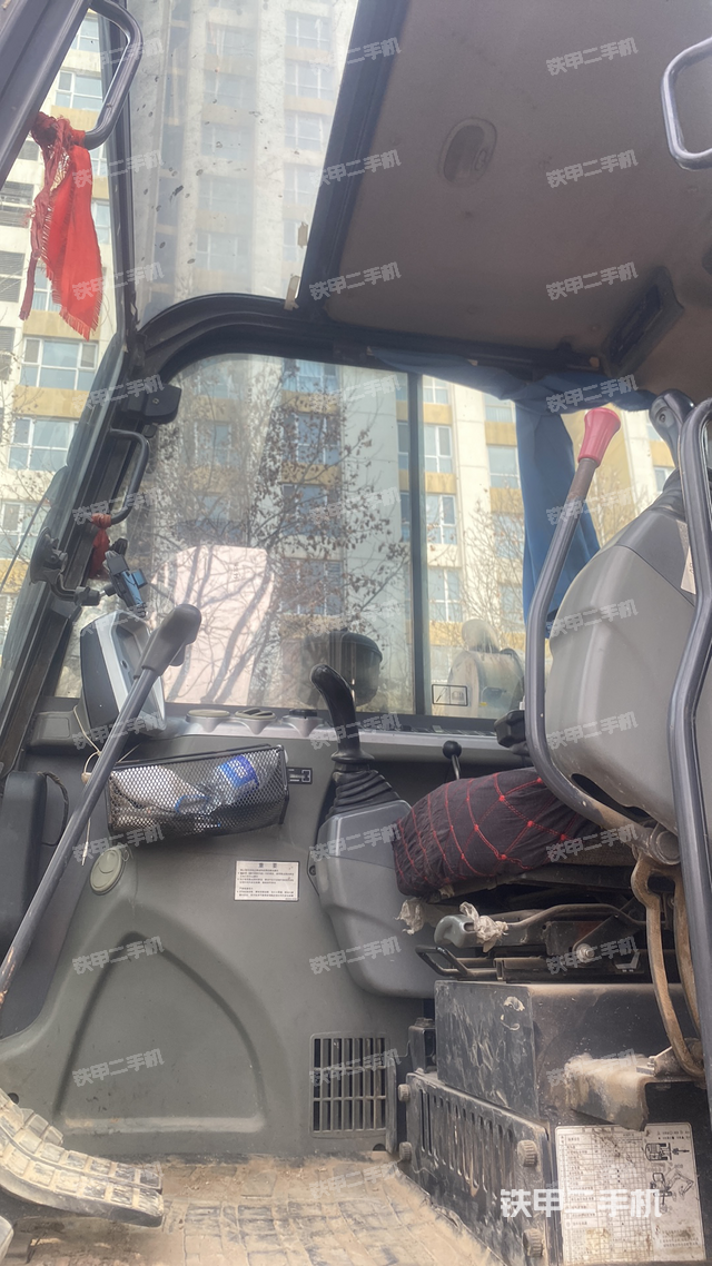 驾驶室整体（整机外观）