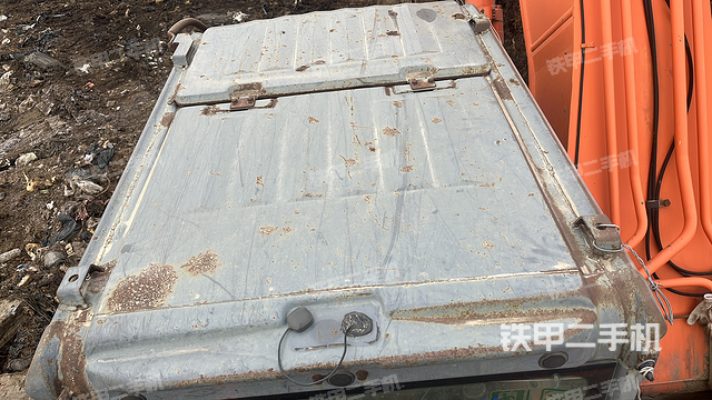 驾驶室顶部（整机外观）