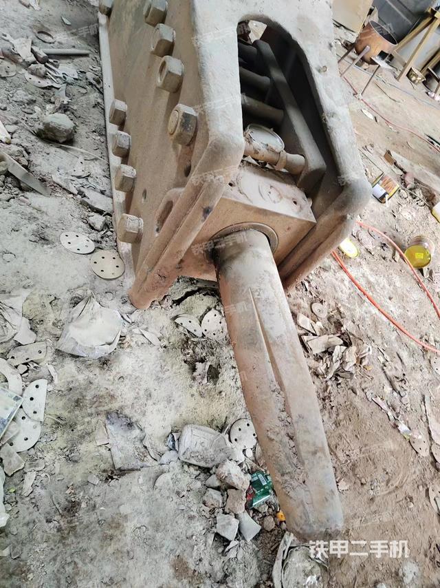 整机右后45°（设备外观及核心部件）