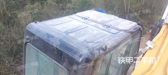 驾驶室顶部（整机外观）