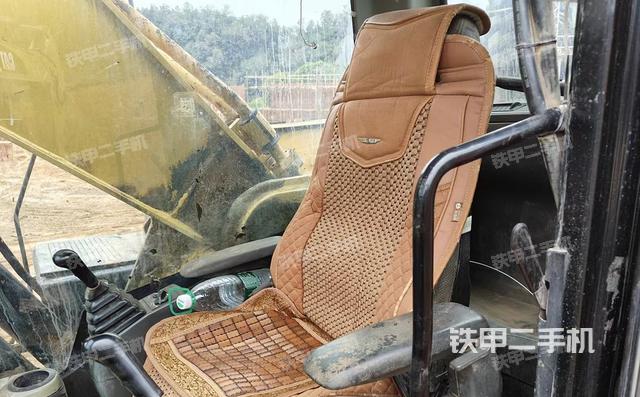 驾驶室整体（整机外观）