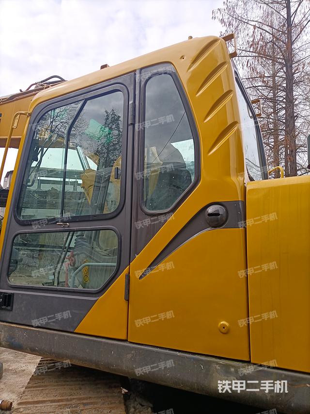 驾驶室整体（整机外观）