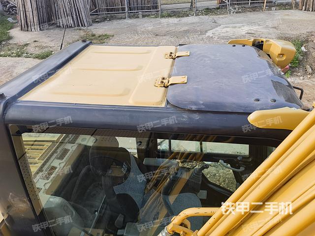 驾驶室顶部（整机外观）