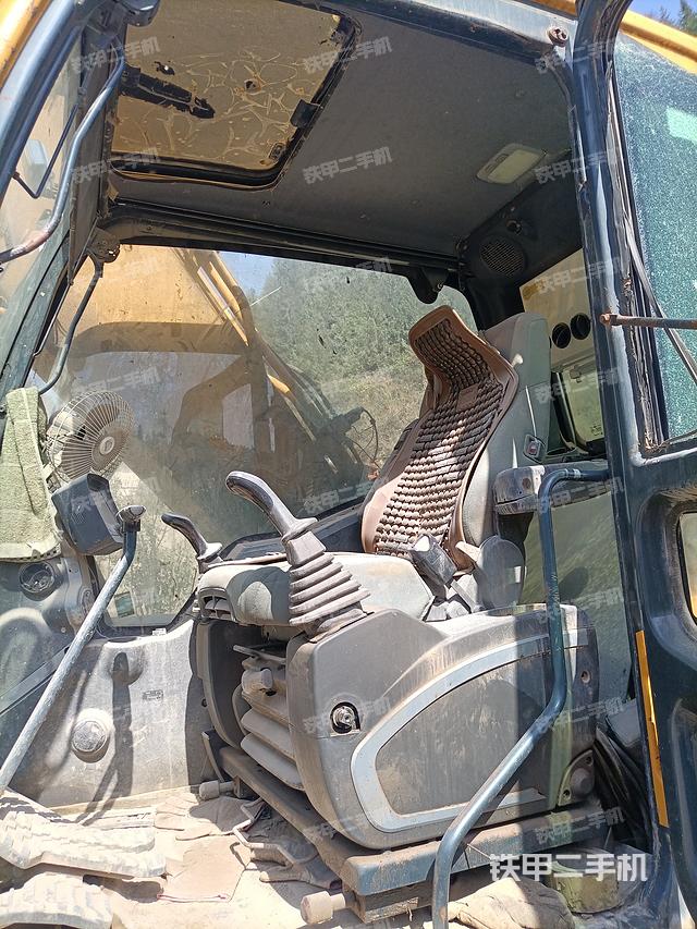 驾驶室整体（整机外观）