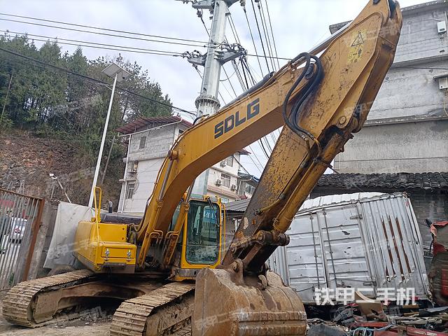 山东临工LG6225E挖掘机