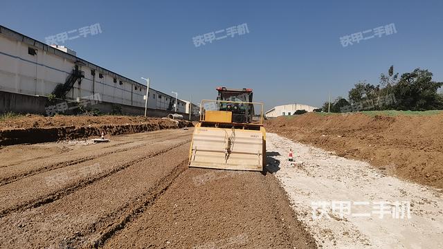 整机右侧（设备外观及核心部件）