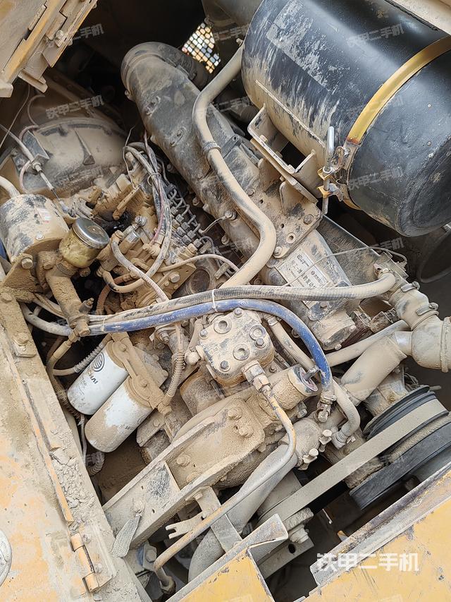 发动机左侧（整机外观及大件）