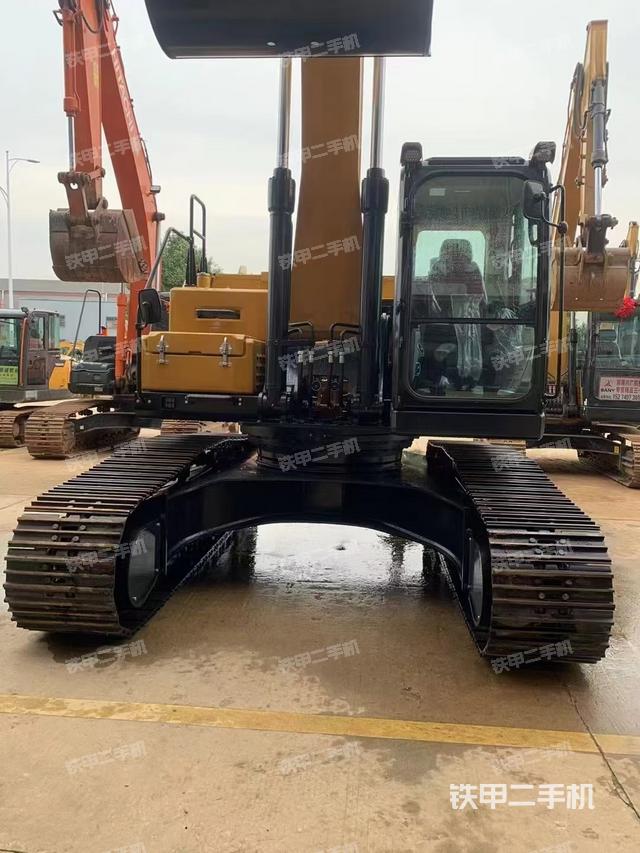 单侧履带整体（整机外观）