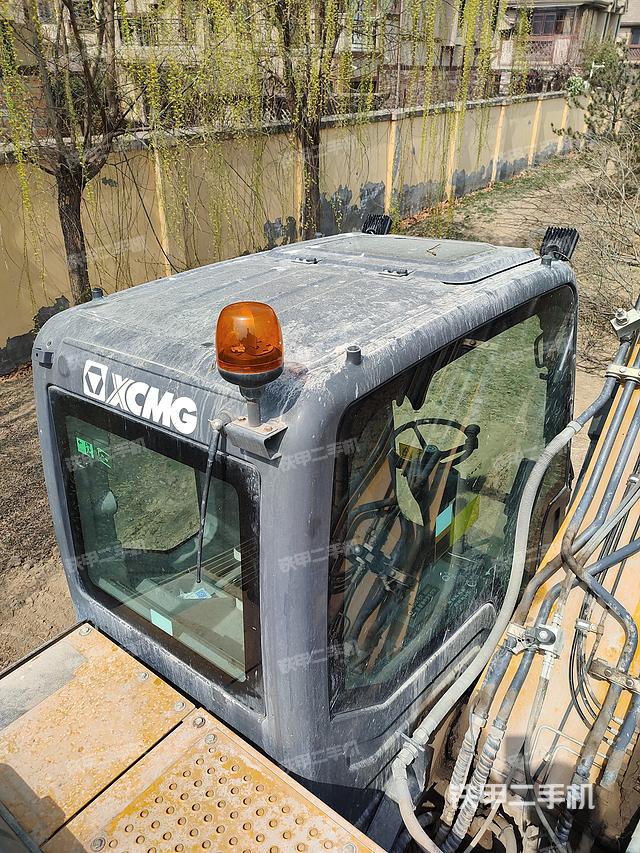 驾驶室顶部（整机外观）