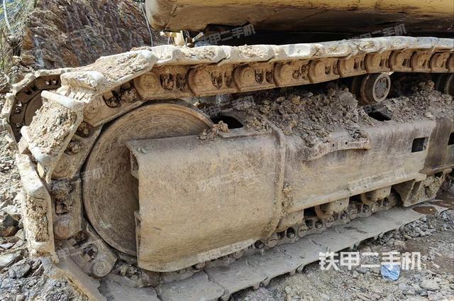 驾驶室顶部（整机外观）