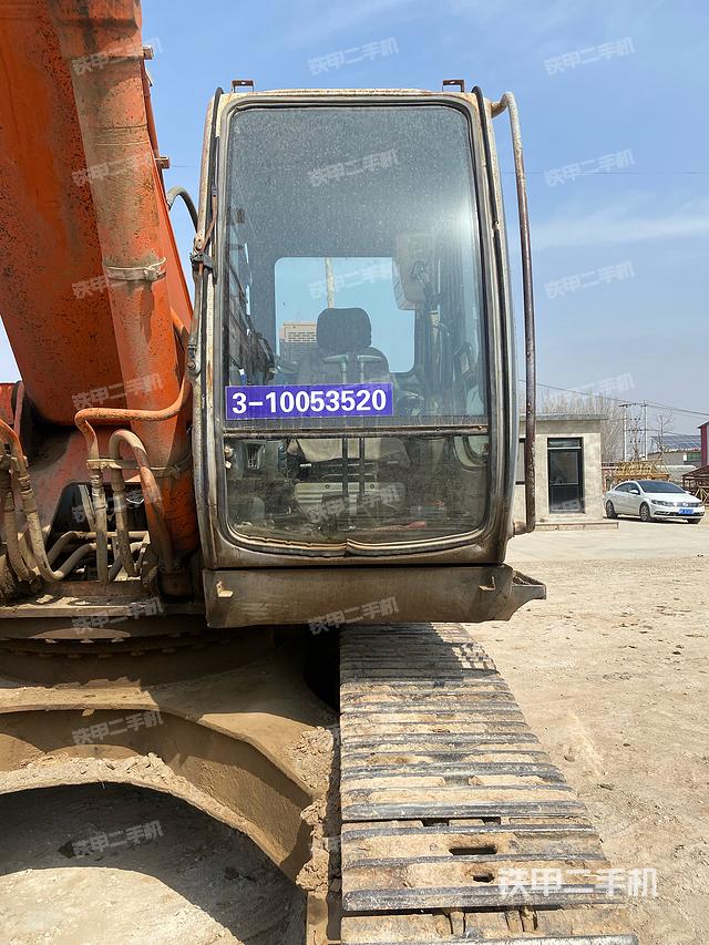 驾驶室顶部（整机外观）