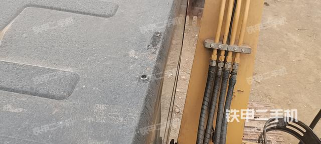 驾驶室顶部（整机外观）