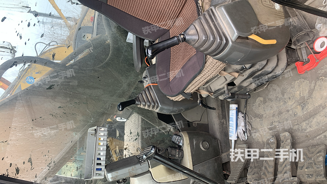 驾驶室整体（整机外观）