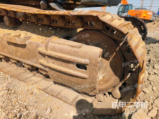 右導(dǎo)向輪（行走機(jī)構(gòu)）