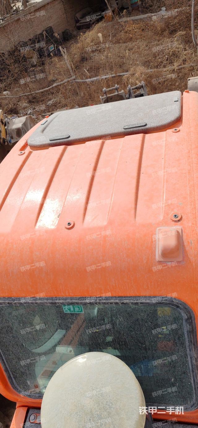 驾驶室顶部（整机外观）