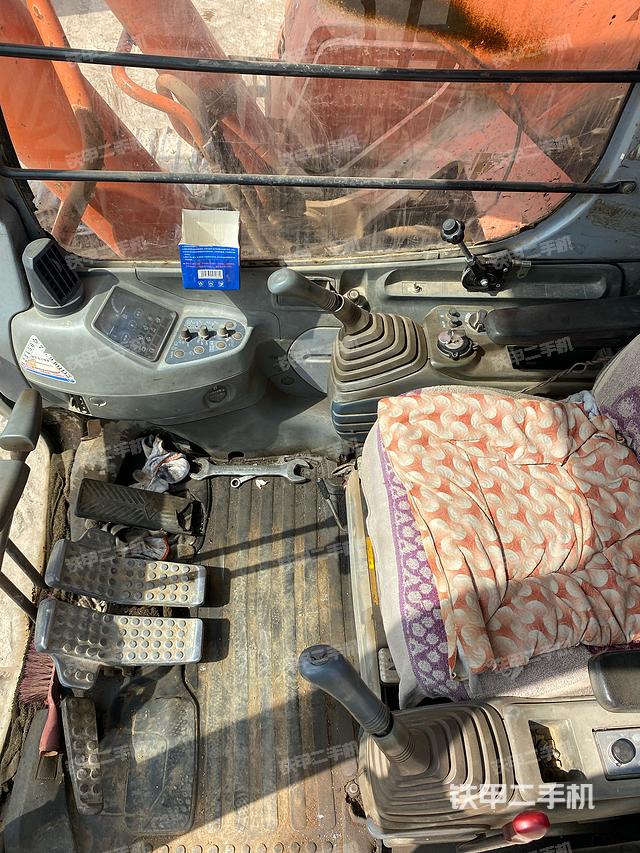 驾驶室整体（整机外观）