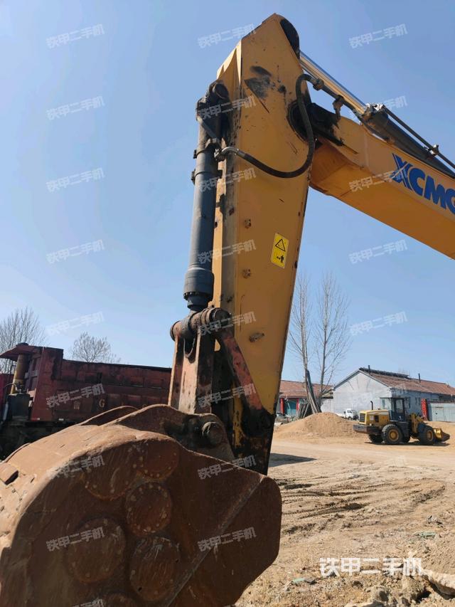 大臂油缸整體?豎拍（工作和回轉(zhuǎn)裝置）