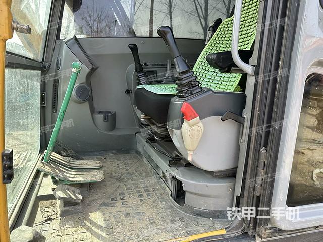 驾驶室整体（整机外观）