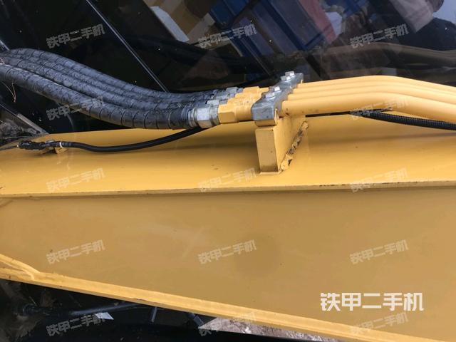 大臂背部俯视（工作和回转装置）